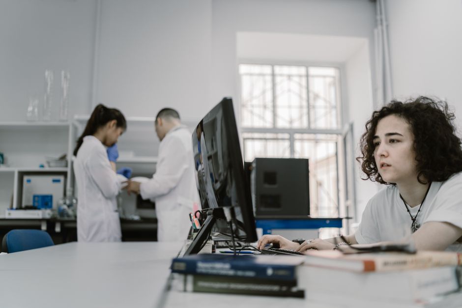 Biomedical Data Science Master's Programs: A Guide to Curriculum and Career Outcomes