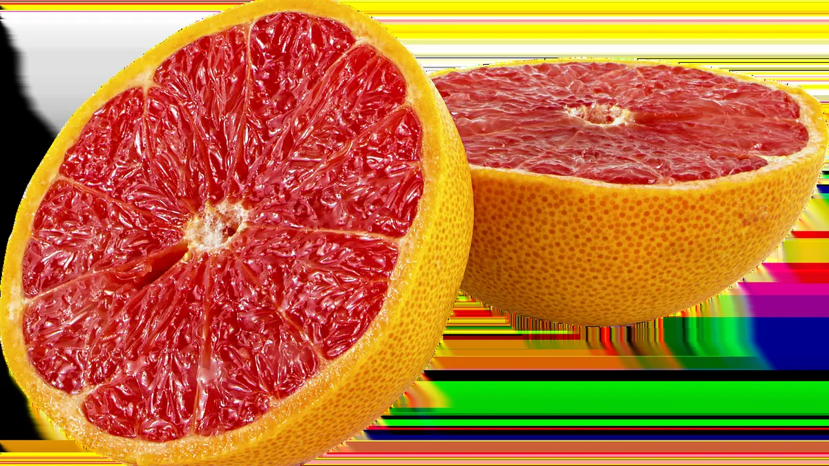 Can Cats Eat Grapefruit? Juice, Peel, and Drug Risks