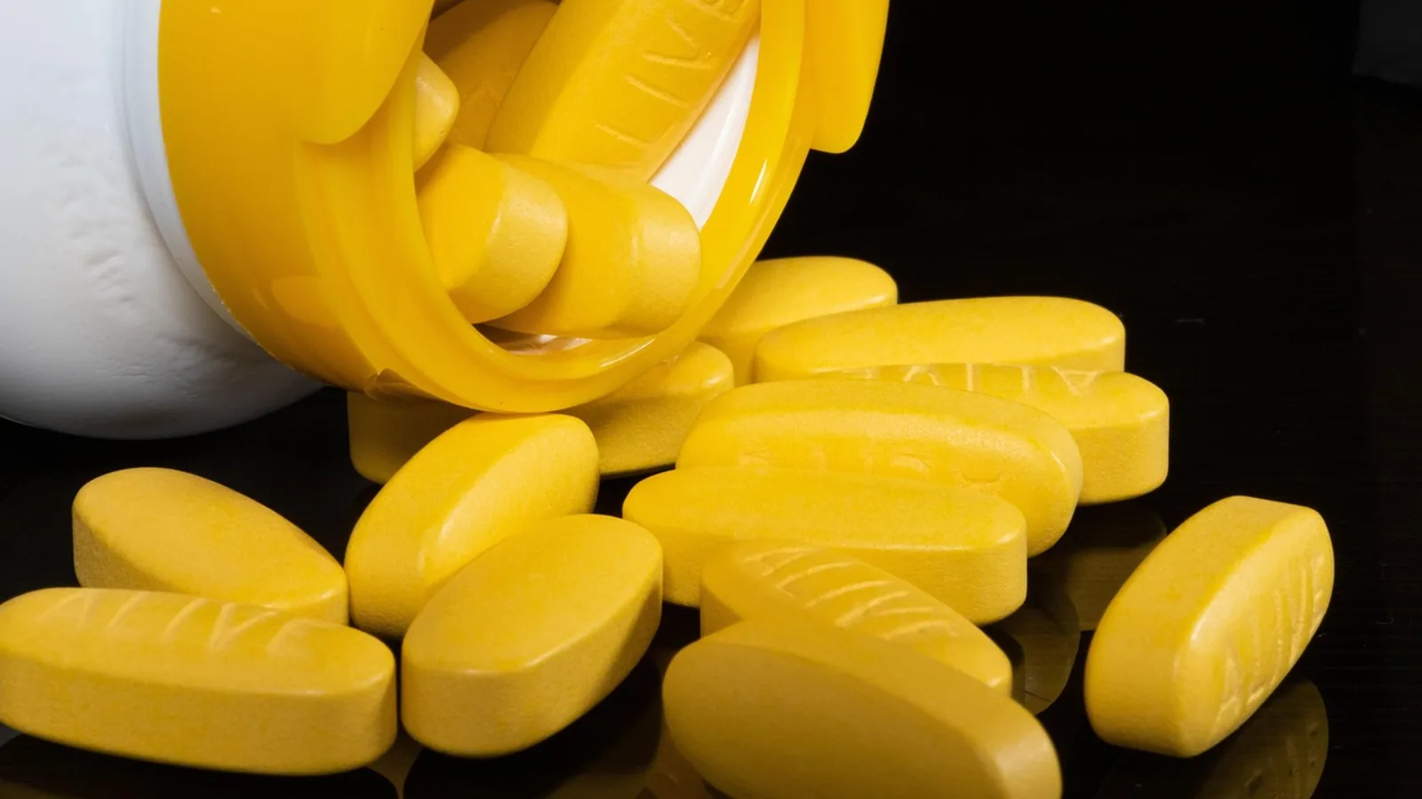 Prednisolone Acetate: Uses, Doses and Side Effects