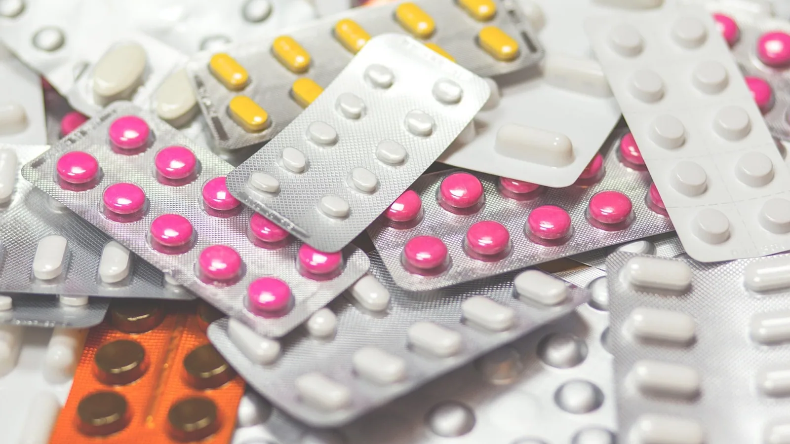 Amoxicillin vs Amoxicillin-Clavulanate: Key Differences